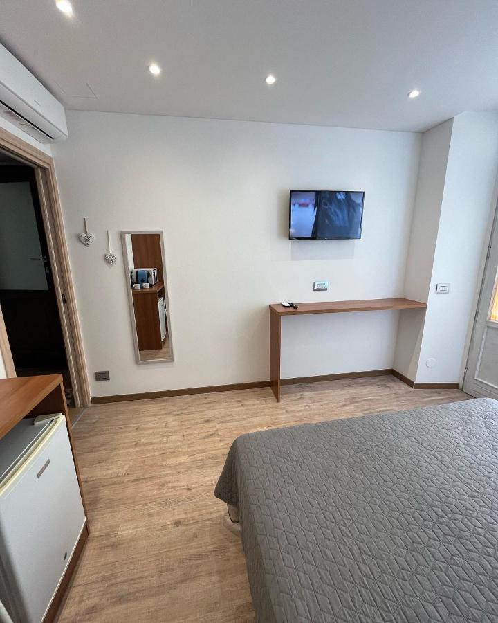 Wowies Room Pettenasco Bagian luar foto