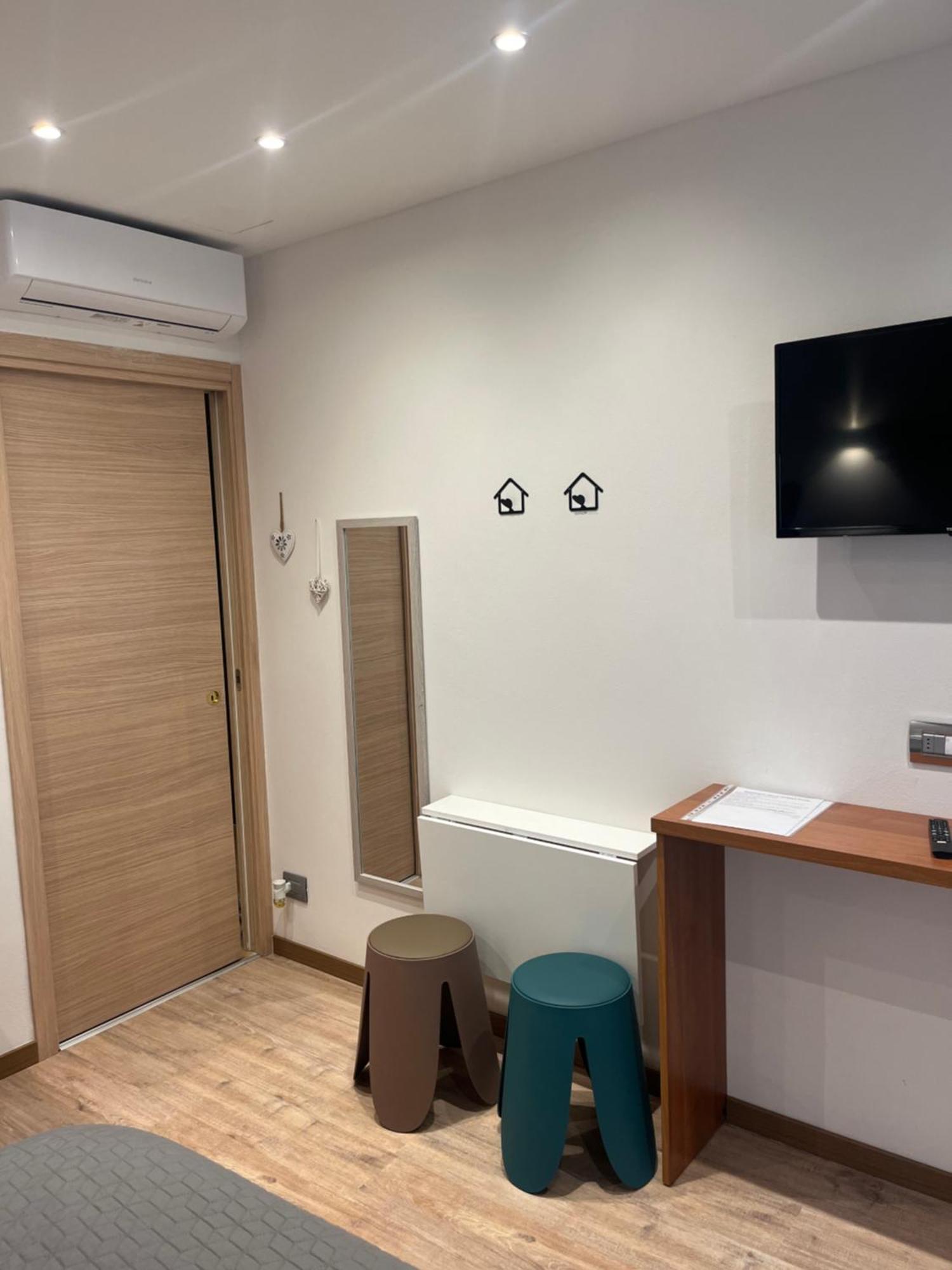 Wowies Room Pettenasco Bagian luar foto